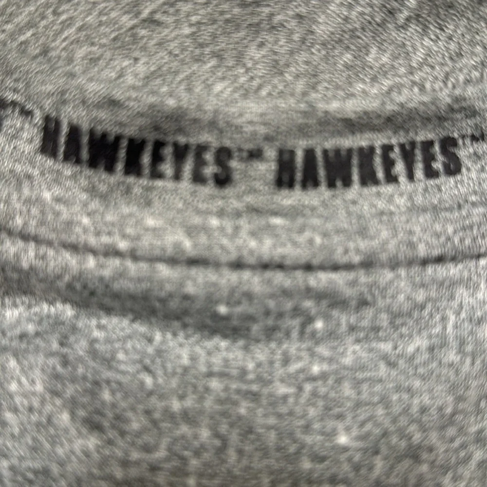 Men's Nike Hawkeyes Gray & Black Dri-Fit Pullover Graphic Swoosh Shirt Size Med